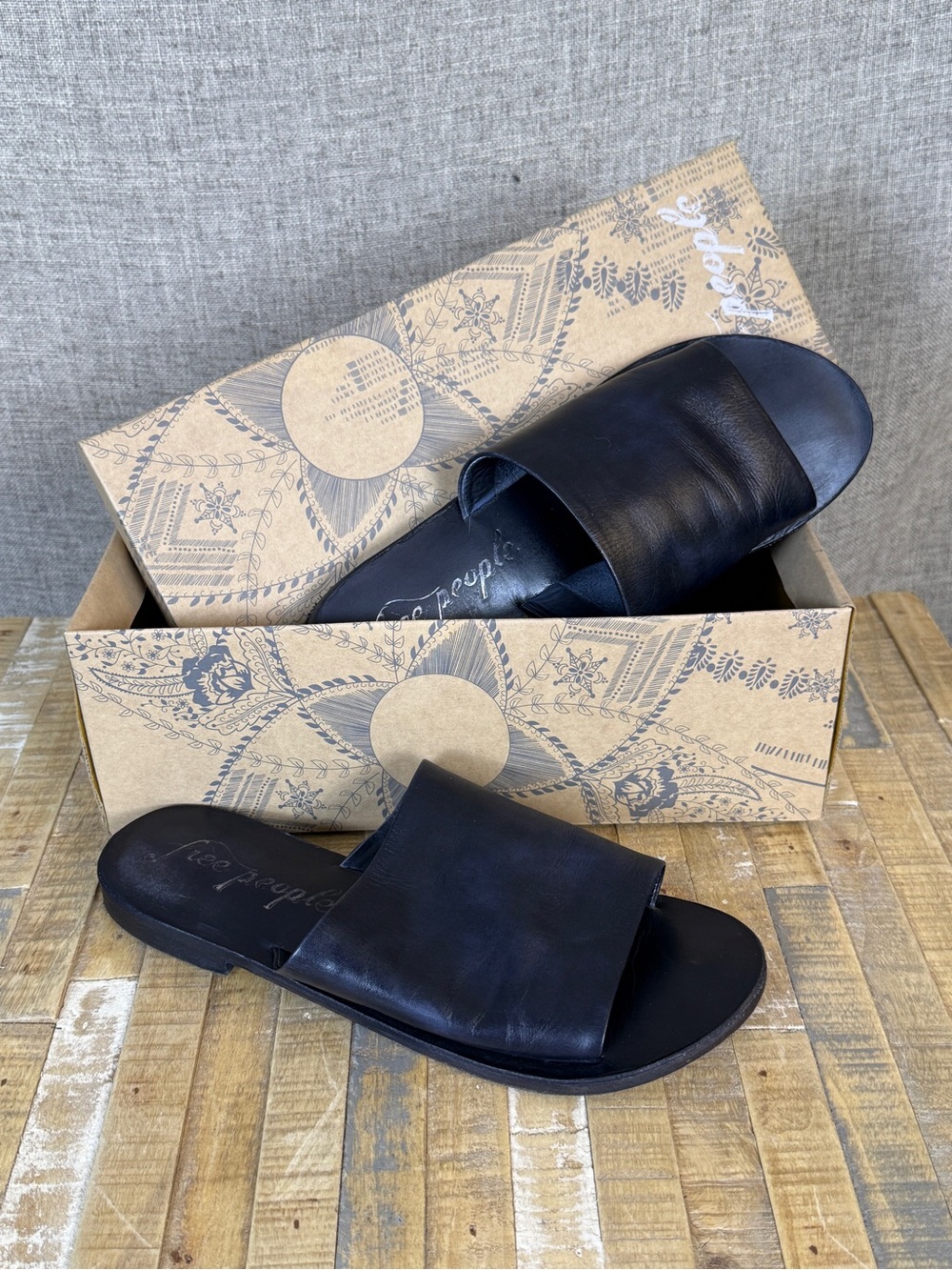 Free People Black Leather Vincente Slide Sandals Women’s size 38